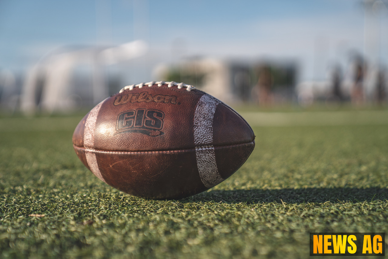 Glades Central Triumphs in Thrilling Muck Bowl as New FIT Kicks Off!